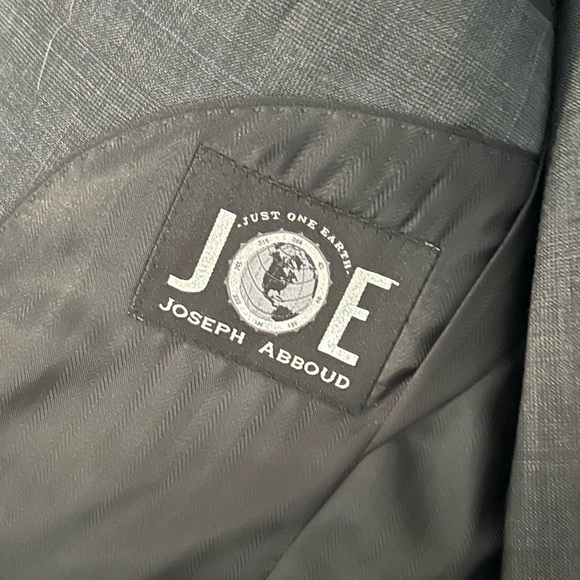 Joseph A. Bank suit worn once! - Picture 2 of 3